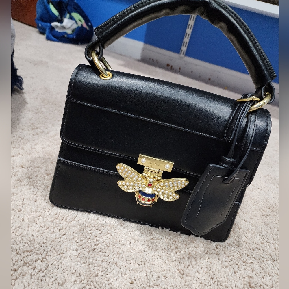 Bee purse